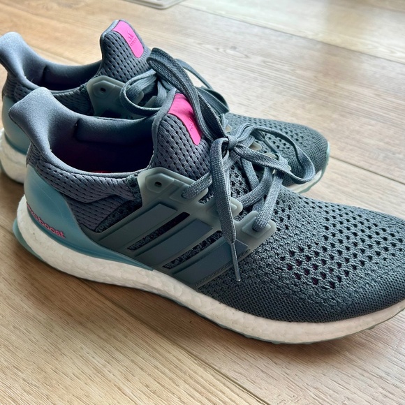 Adidas Ultraboosts 1.0 in grey, pink, and blue - Picture 1 of 7
